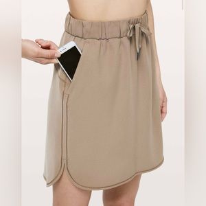 Lululemon On The Fly Skirt Size 6 Tan Beige Khaki
